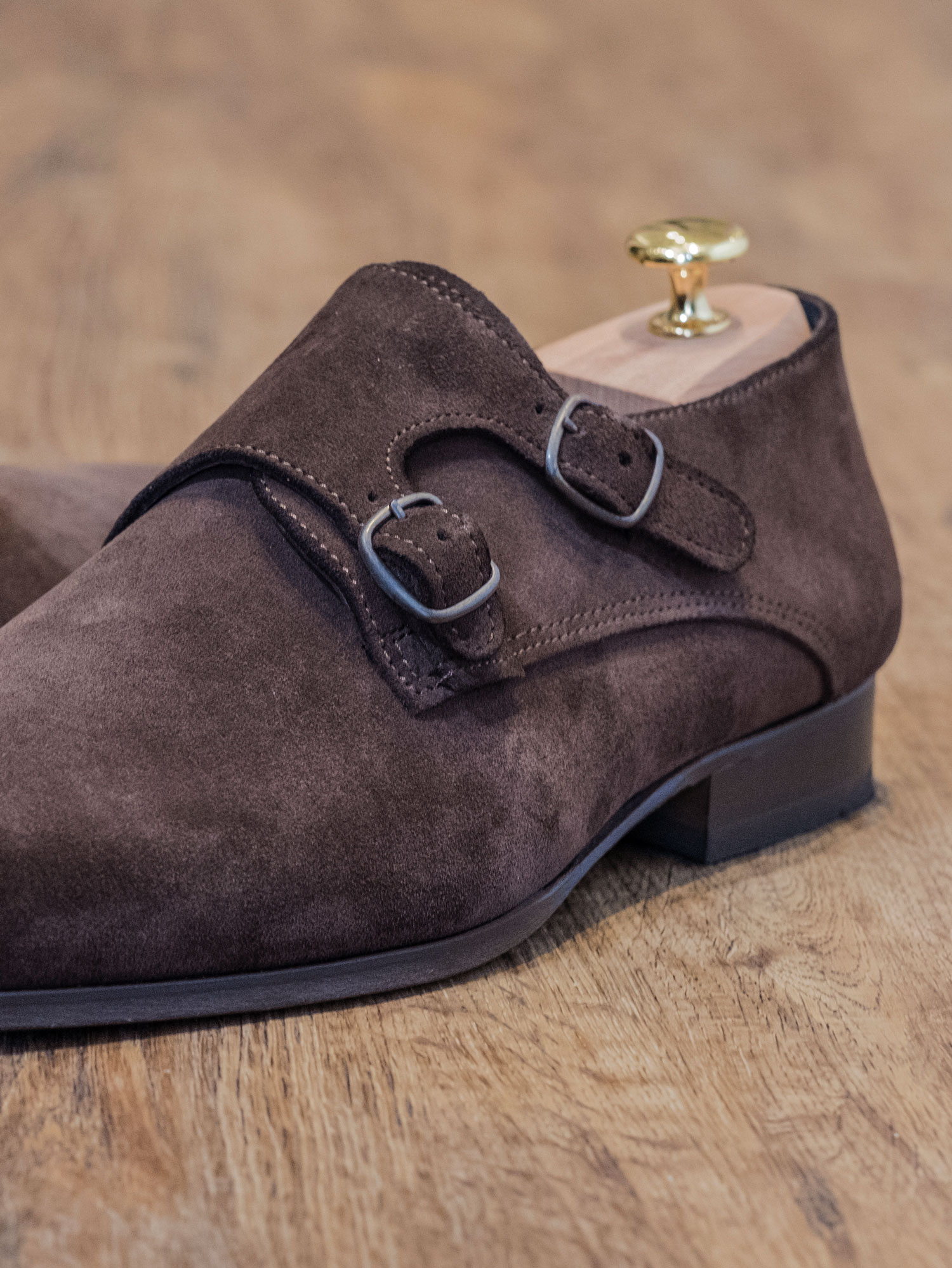 Sapatos Double Monk Strap em Camurça | Miguel Pestana Alfaiataria